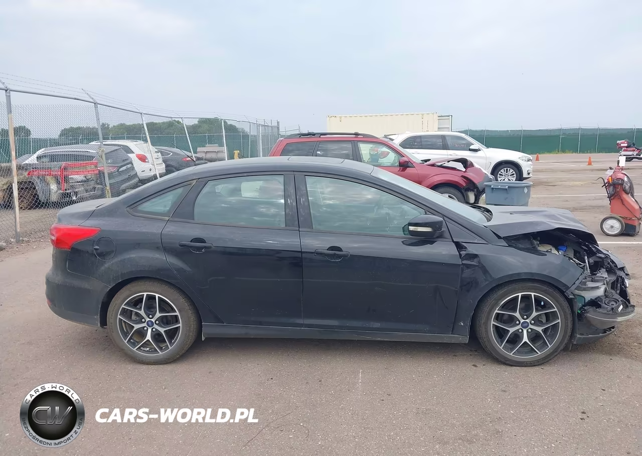2017 Ford Focus Sel VIN:1FADP3H2XHL237423 - 13