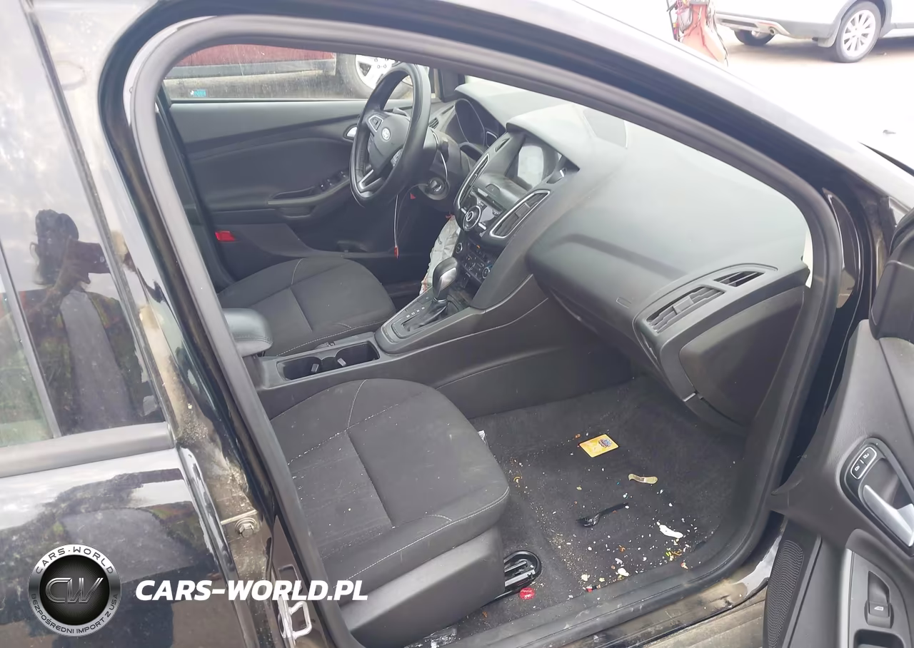2017 Ford Focus Sel VIN:1FADP3H2XHL237423 - 5