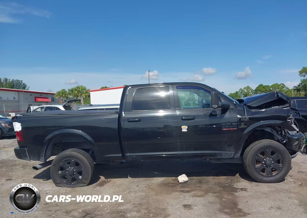 2016 Ram 2500 Laramie VIN:3C6UR5FLXGG212052 - 13