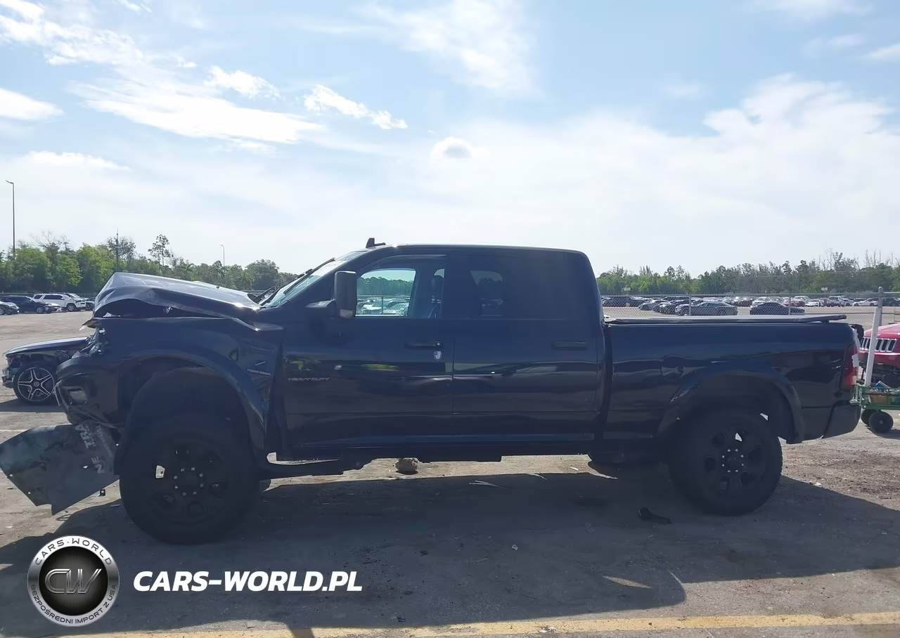 2016 Ram 2500 Laramie VIN:3C6UR5FLXGG212052 - 14