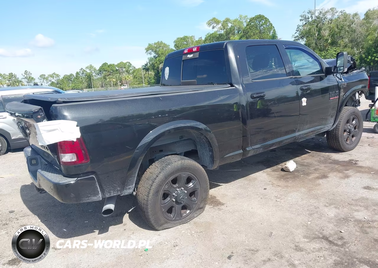 2016 Ram 2500 Laramie VIN:3C6UR5FLXGG212052 - 4