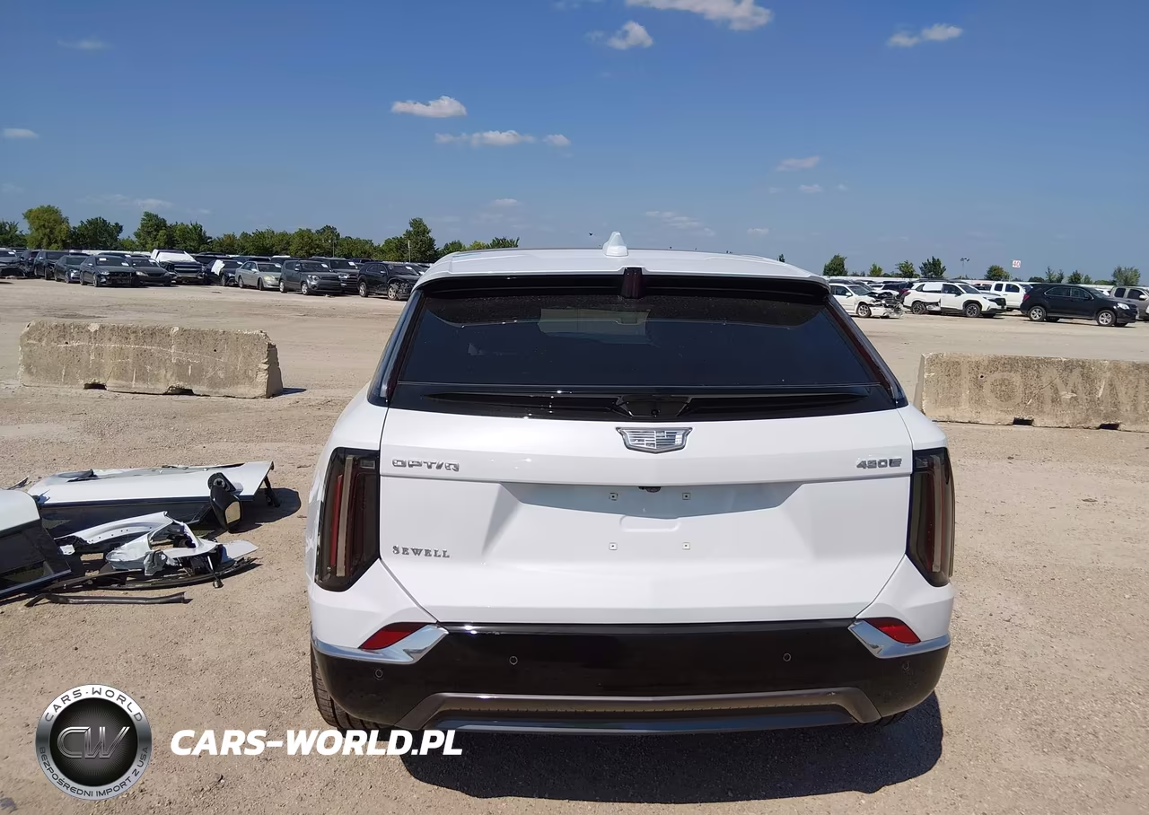 2026 Cadillac Optiq Luxury VIN:3GYK3BM5XTS176420 - 17