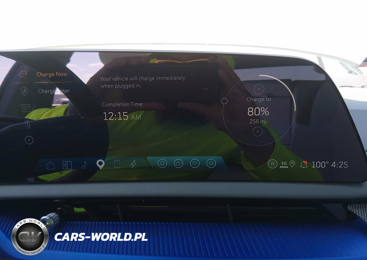 2026 Cadillac Optiq Luxury VIN:3GYK3BM5XTS176420 - 18