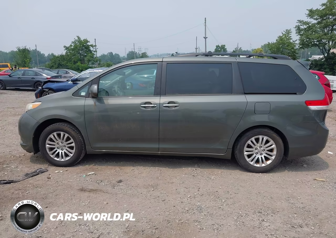 2013 Toyota Sienna Xle V6 8 Passenger VIN:5TDYK3DC2DS297715 - 14