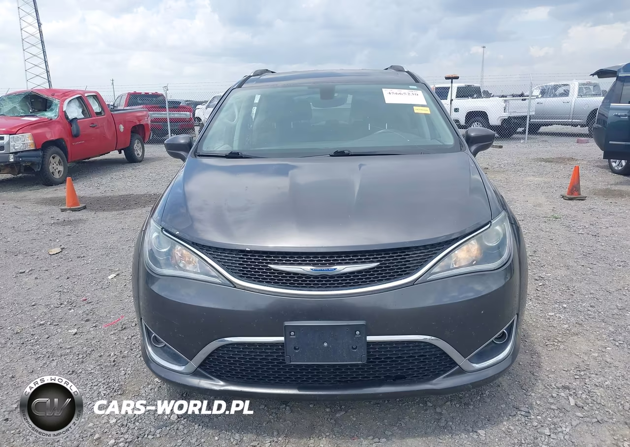 2018 Chrysler Pacifica Touring L VIN:2C4RC1BG5JR211197 - 12