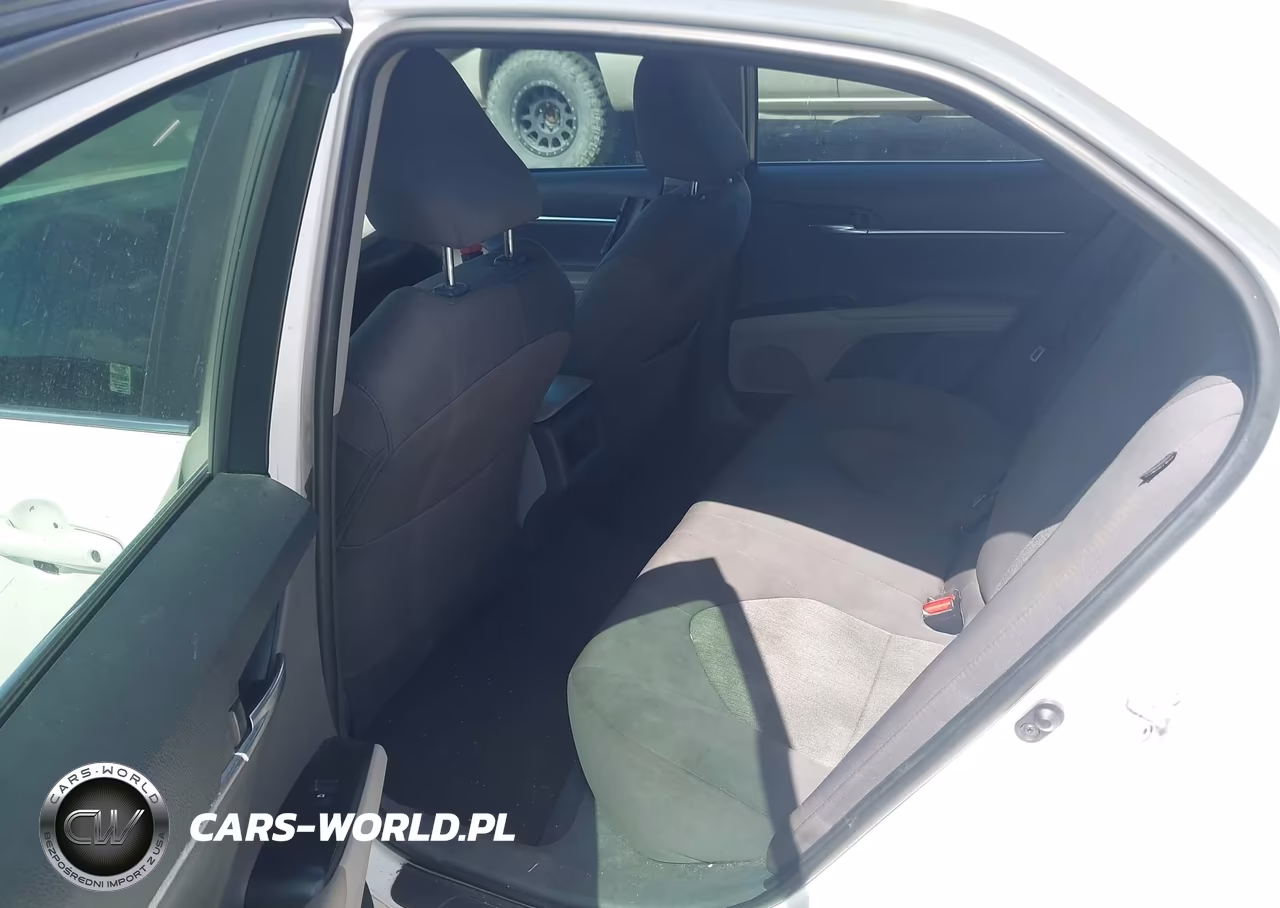 2018 Toyota Camry Le VIN:4T1B11HK5JU034541 - 8