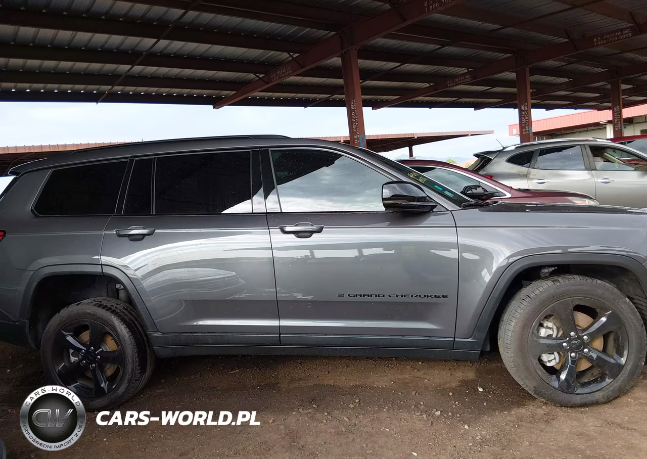 2025 Jeep Grand Cherokee L Limited 4X4 VIN:1C4RJKBG2S8641536 - 13