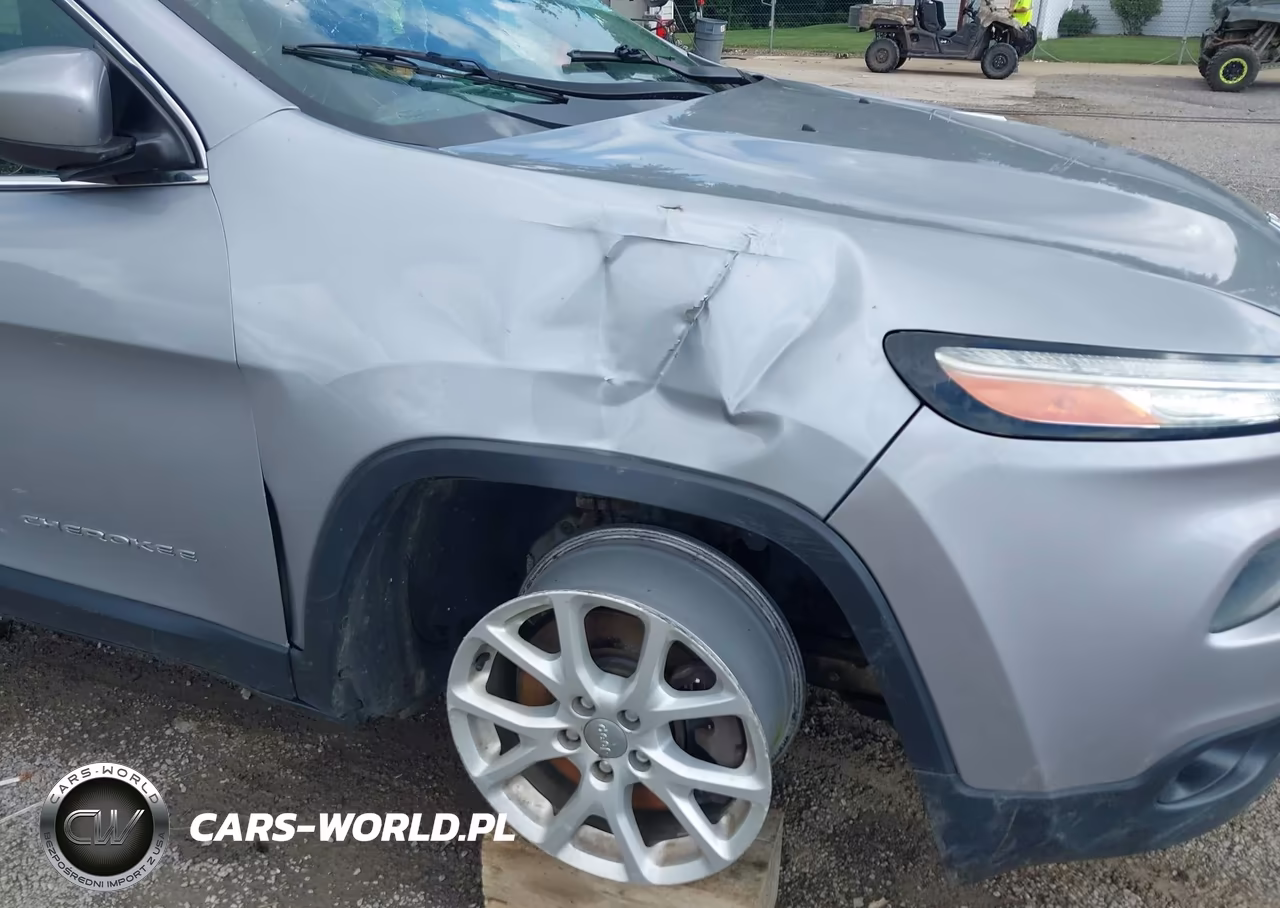 2014 Jeep Cherokee Latitude VIN:1C4PJLCS6EW105706 - 14