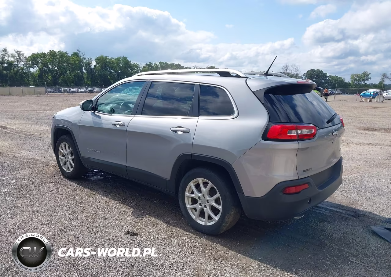 2014 Jeep Cherokee Latitude VIN:1C4PJLCS6EW105706 - 3