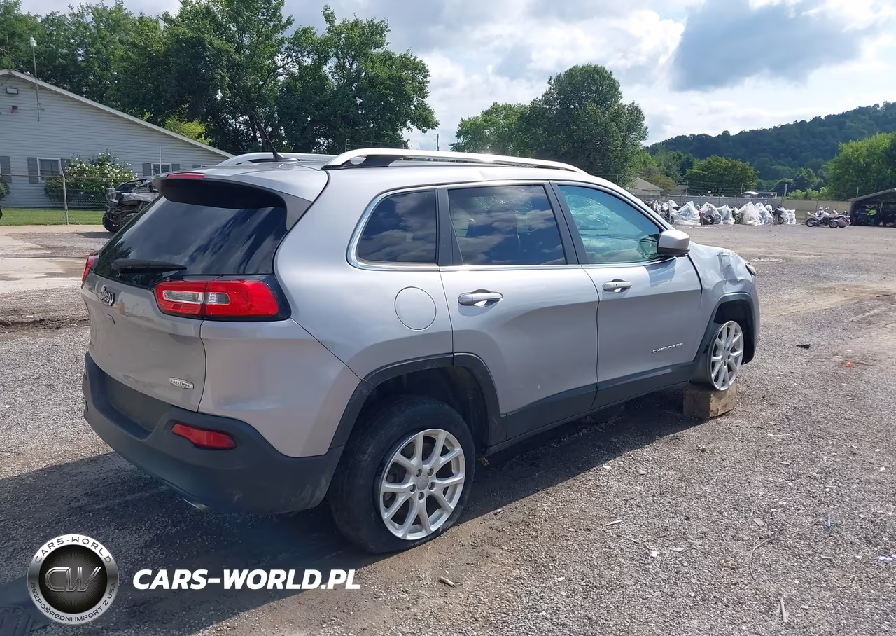 2014 Jeep Cherokee Latitude VIN:1C4PJLCS6EW105706 - 4