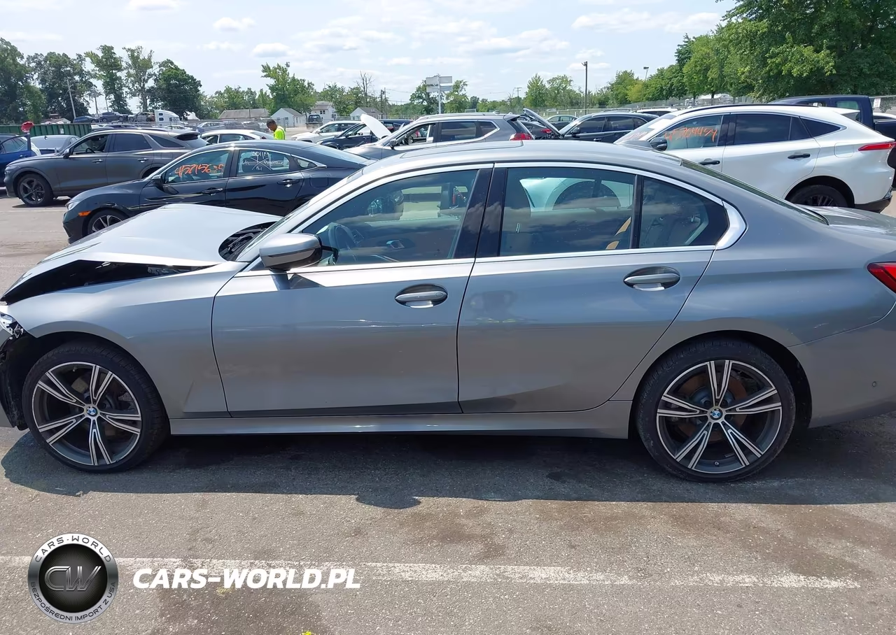 2024 BMW 330I xDrive VIN:3MW89FF04R8E04261 - 14