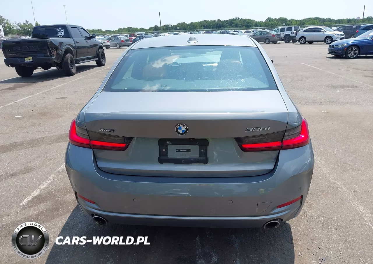 2024 BMW 330I xDrive VIN:3MW89FF04R8E04261 - 16