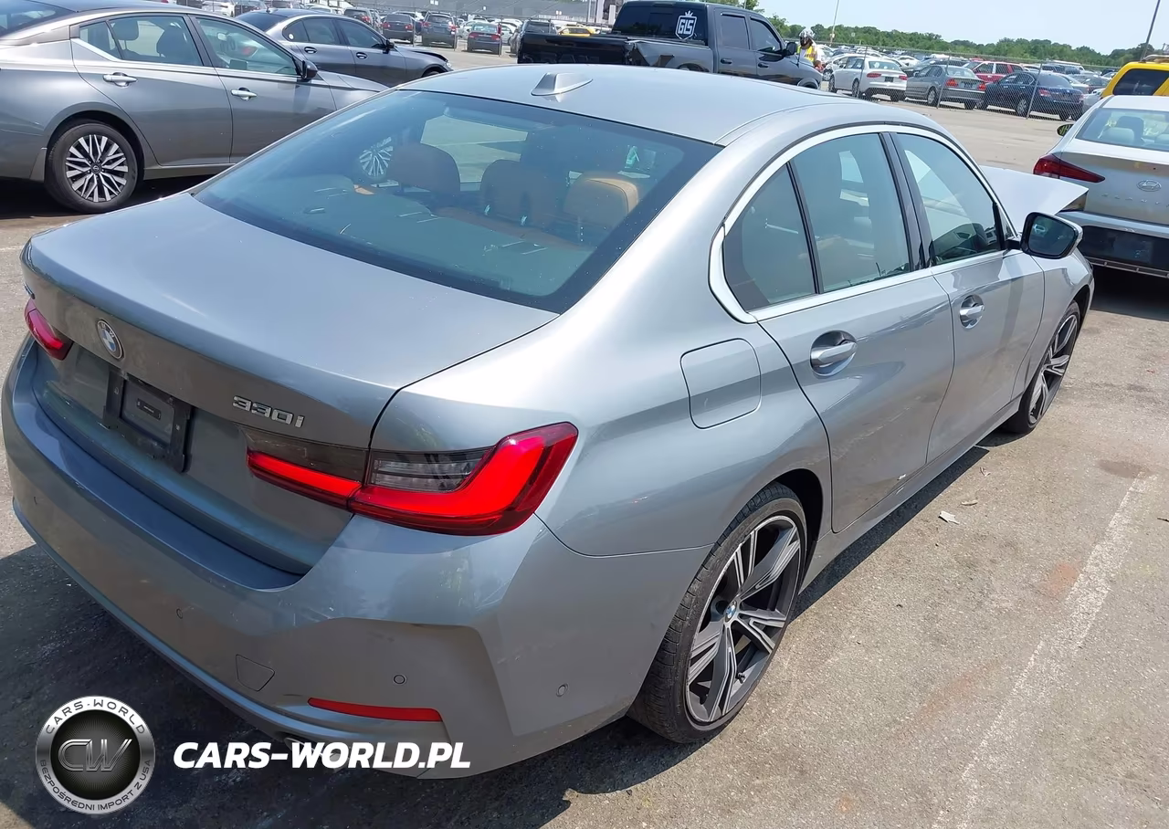 2024 BMW 330I xDrive VIN:3MW89FF04R8E04261 - 4