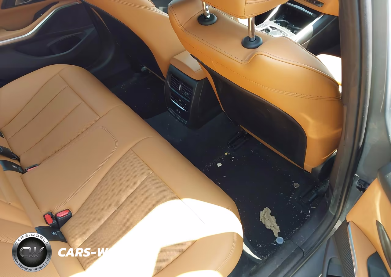 2024 BMW 330I xDrive VIN:3MW89FF04R8E04261 - 8