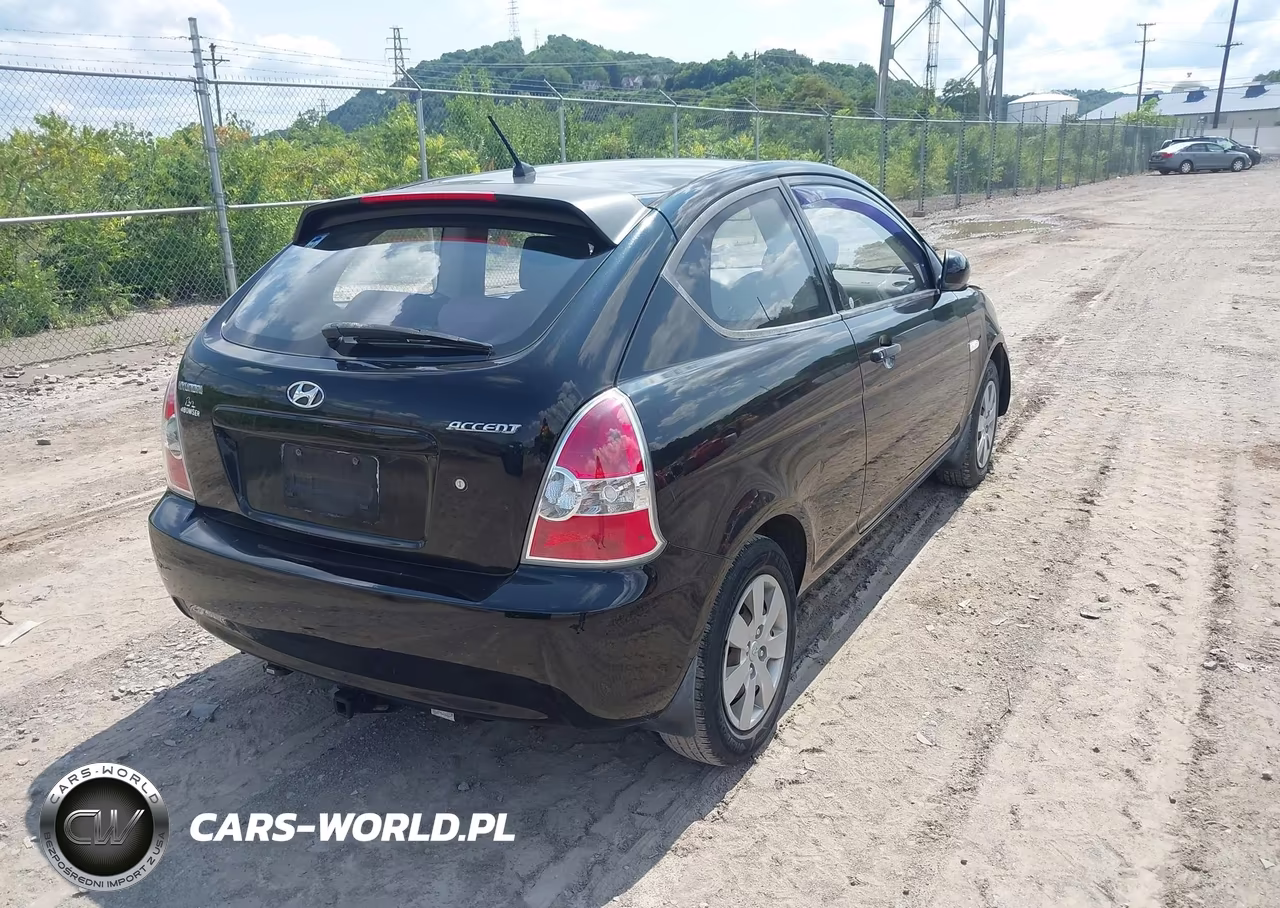 2010 Hyundai Accent Gs VIN:KMHCM3AC8AU149466 - 4