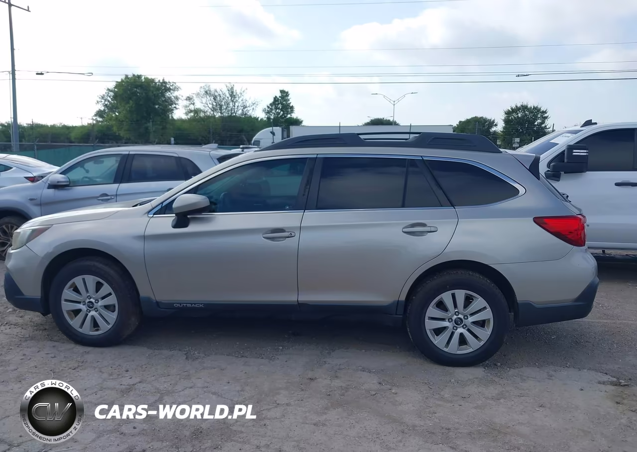2018 Subaru Outback 2.5I Premium VIN:4S4BSADC2J3237453 - 14