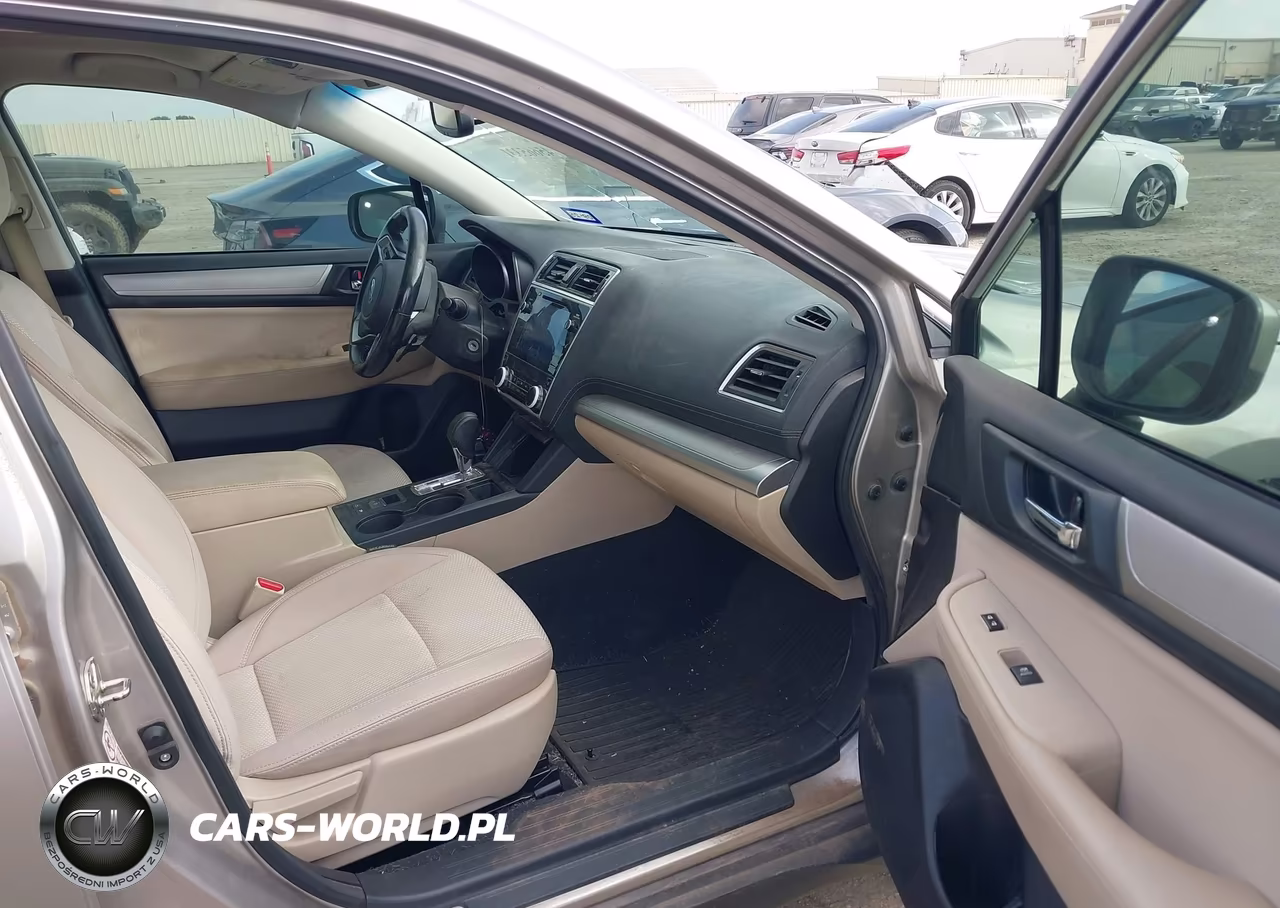 2018 Subaru Outback 2.5I Premium VIN:4S4BSADC2J3237453 - 5