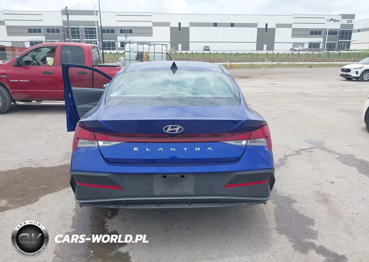 2026 Hyundai Elantra Se VIN:KMHLL4DG4TU156103 - 16