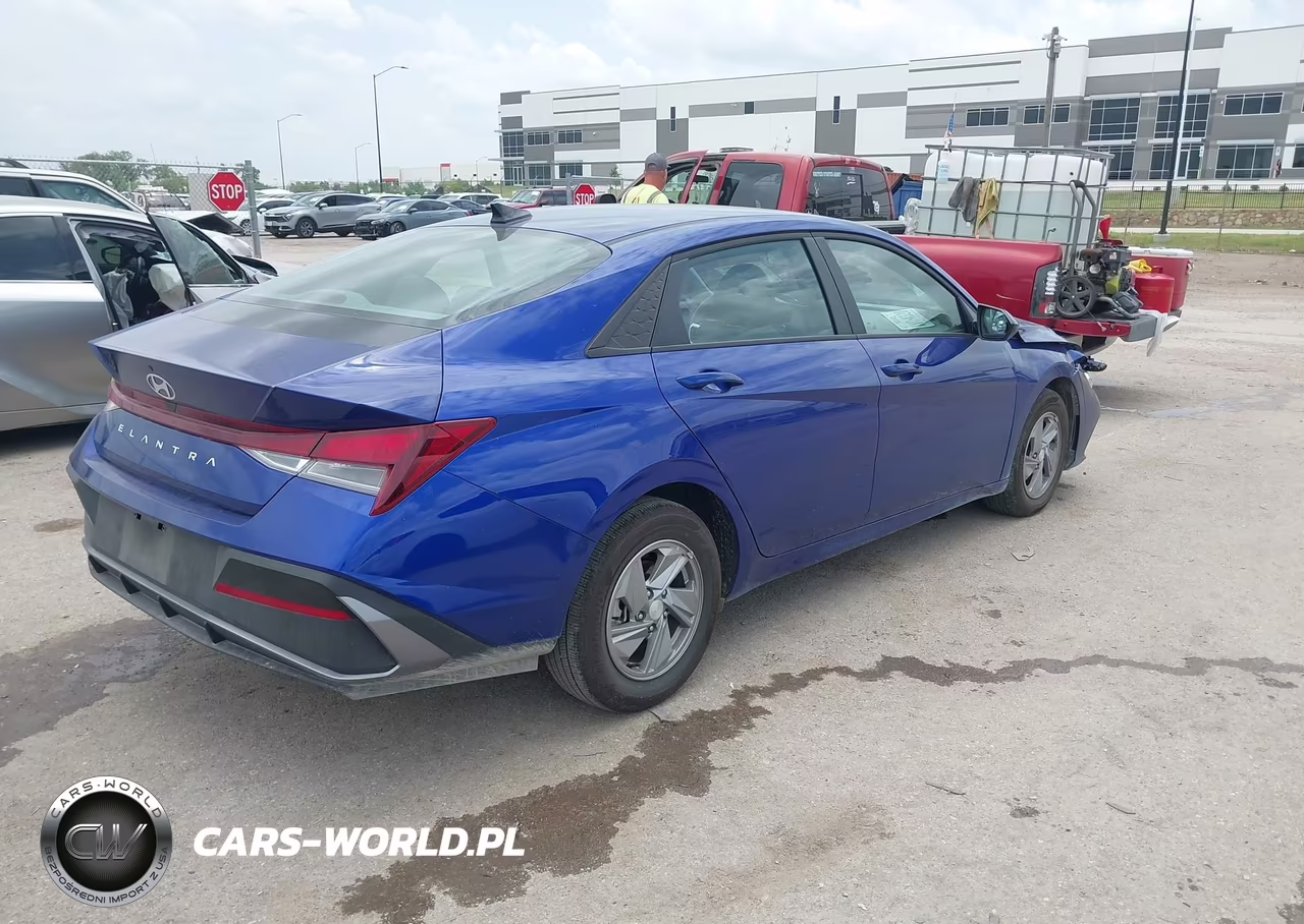 2026 Hyundai Elantra Se VIN:KMHLL4DG4TU156103 - 4