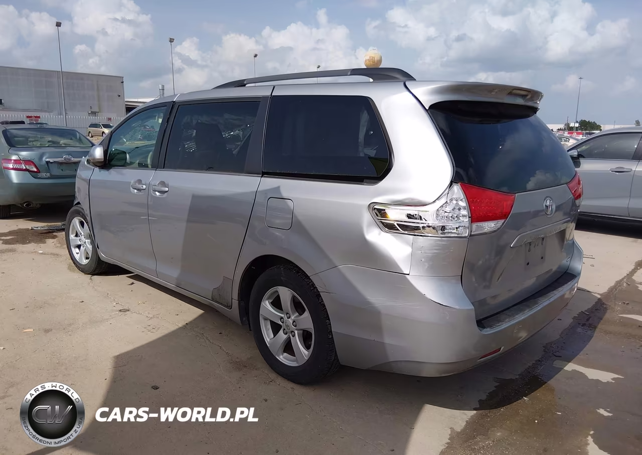 2012 Toyota Sienna Le V6 8 Passenger VIN:5TDKK3DC1CS264998 - 3