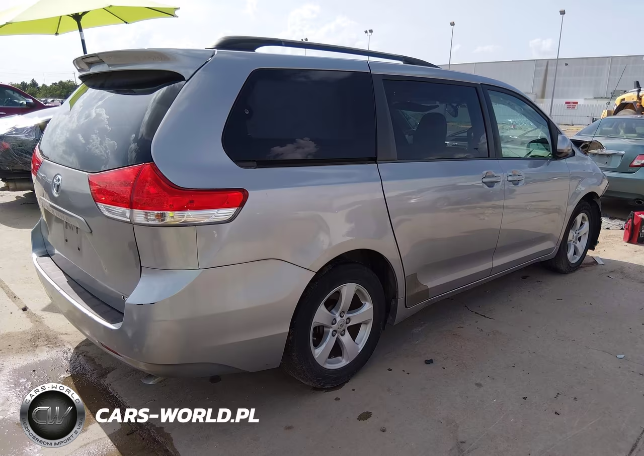 2012 Toyota Sienna Le V6 8 Passenger VIN:5TDKK3DC1CS264998 - 4