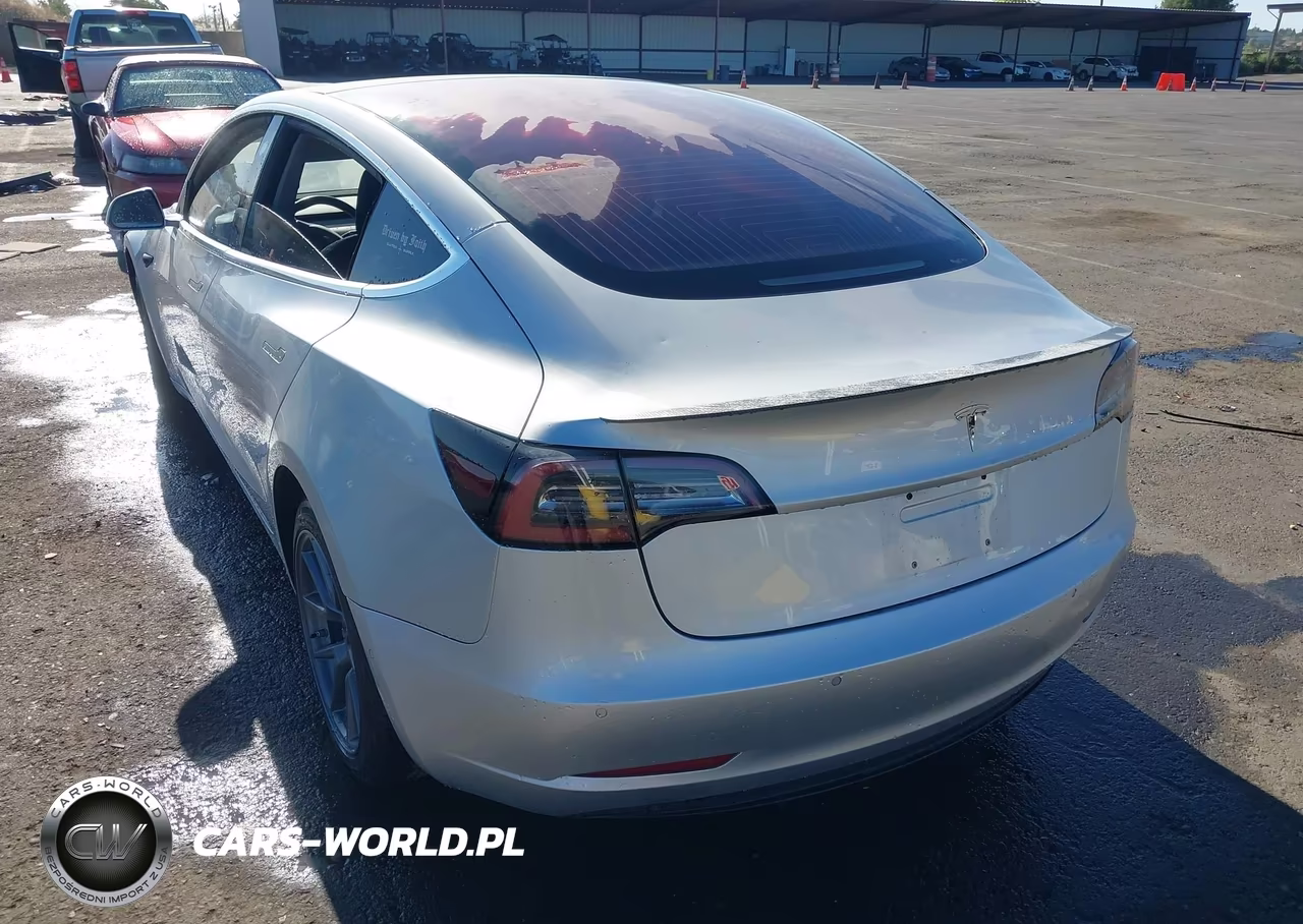 2018 Tesla Model 3 Long Range-Mid Range VIN:5YJ3E1EA7JF011649 - 3