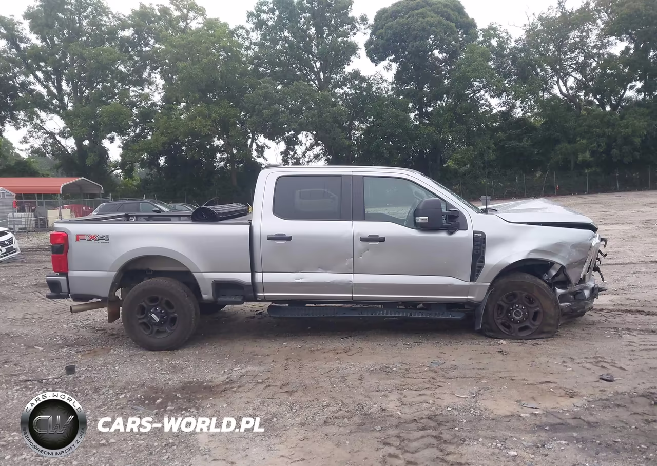 2024 Ford F-250 VIN:1FT8W2BA8REF62652 - 13