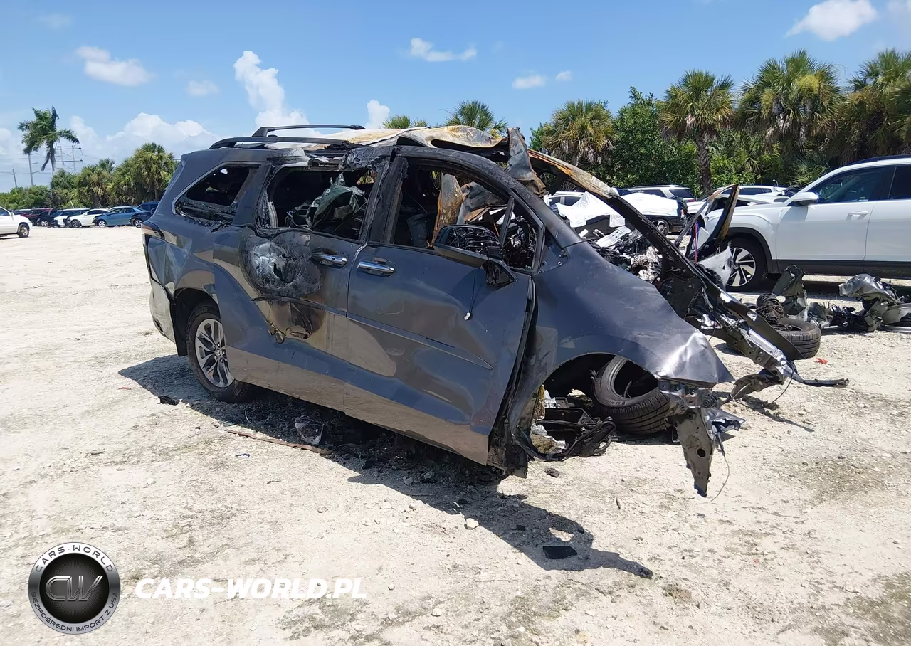 2022 Toyota Sienna Xle – zdjęcie 1 z 16