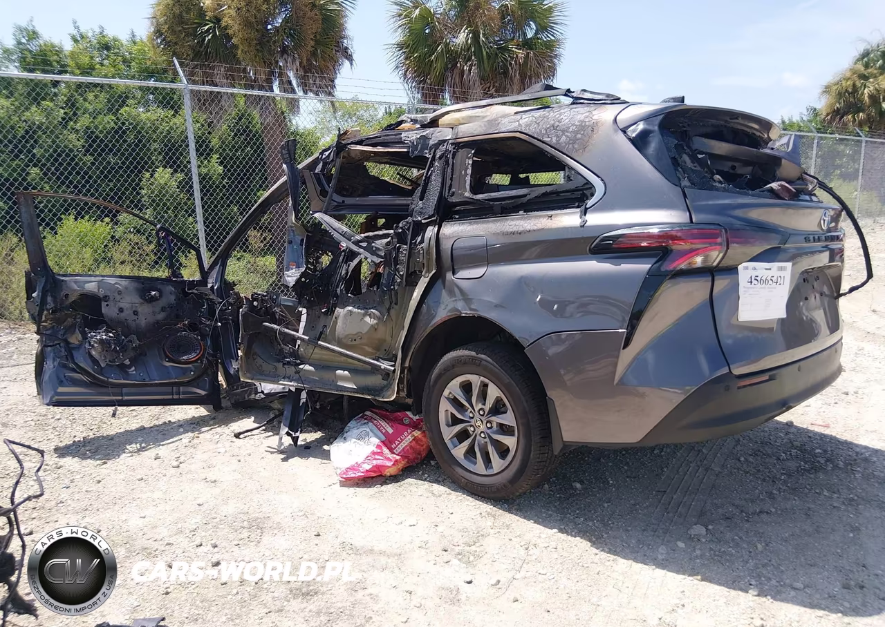 2022 Toyota Sienna Xle VIN:5TDJRKEC6NS121628 - 3