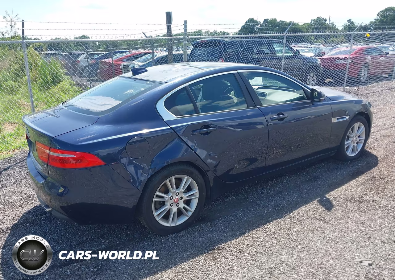 2017 Jaguar Xe Premium VIN:SAJAD4BGXHA971122 - 4