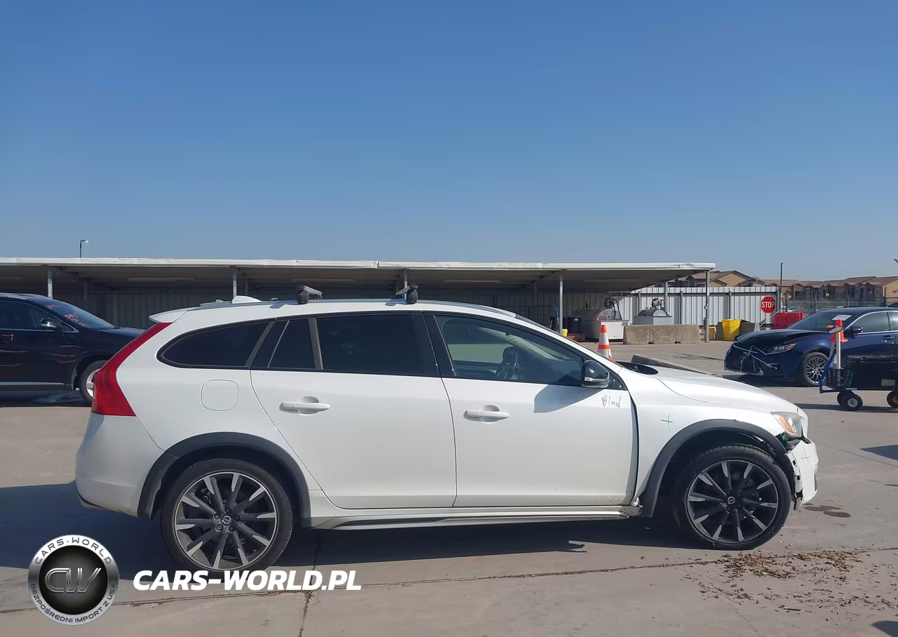 2016 Volvo V60 Cross Country T5 VIN:YV4612HK0G1008318 - 13