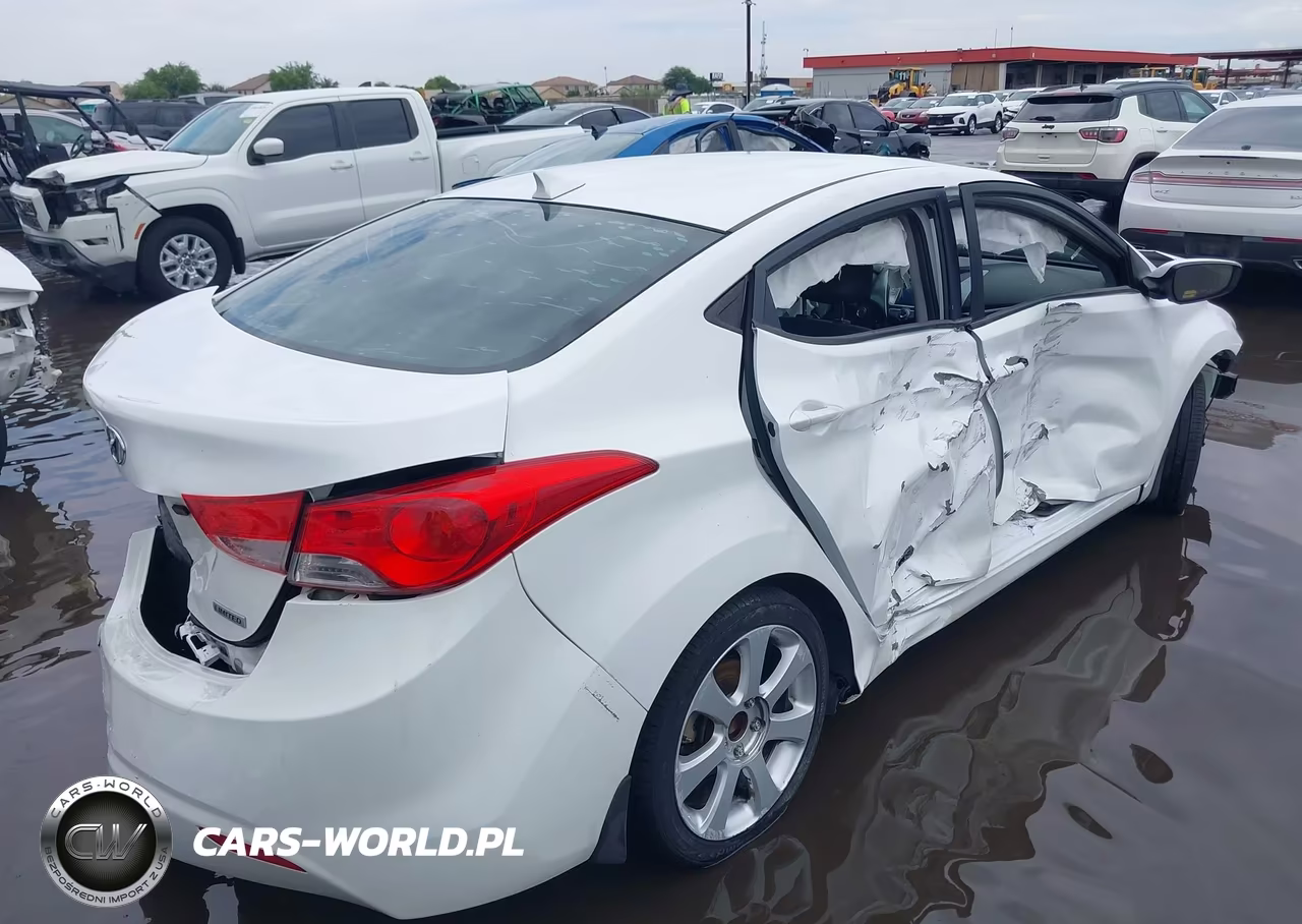 2013 Hyundai Elantra Limited VIN:5NPDH4AE0DH431538 - 4