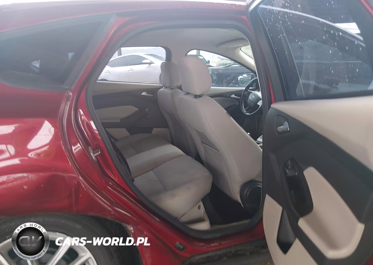 2015 Ford Focus Se VIN:1FADP3K27FL358318 - 8