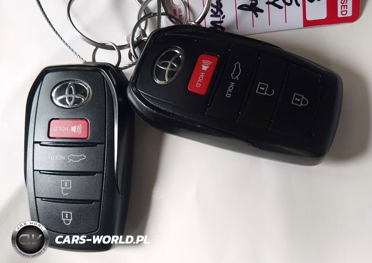 2025 Toyota Camry Le VIN:4T1DAACK7SU037927 - 11