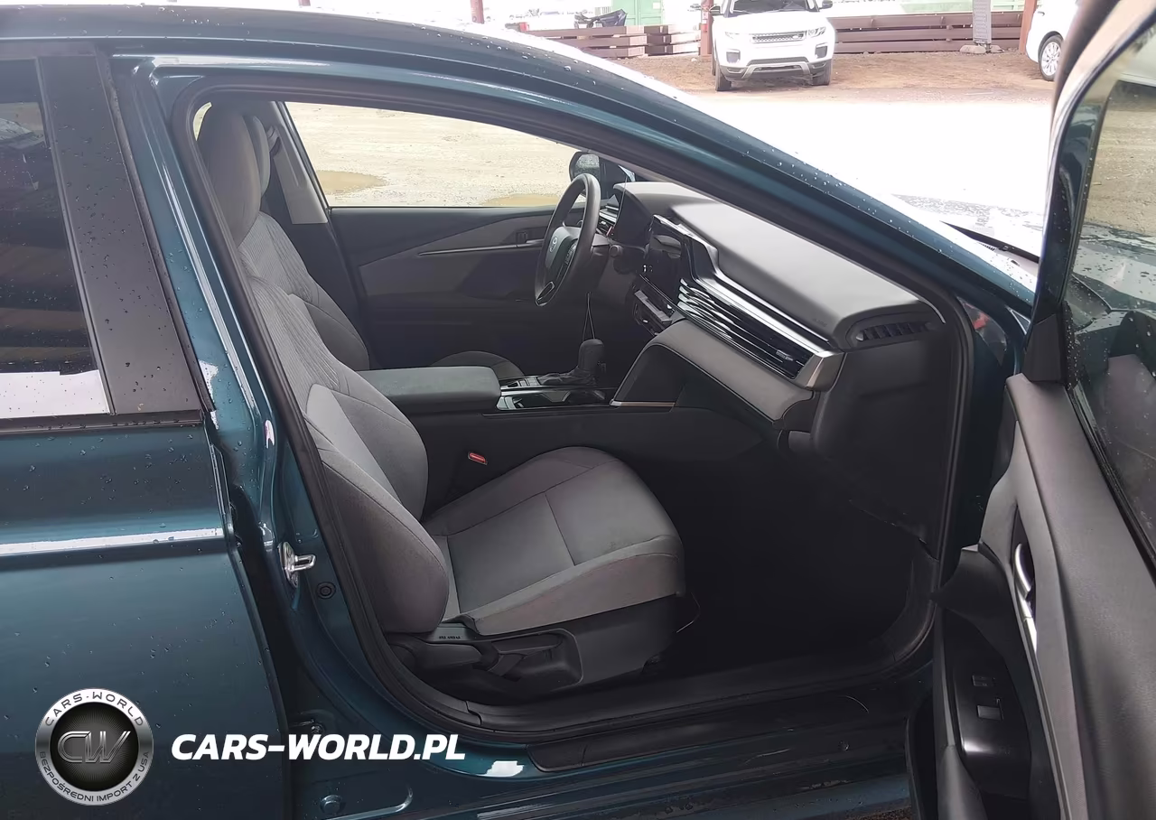 2025 Toyota Camry Le VIN:4T1DAACK7SU037927 - 5