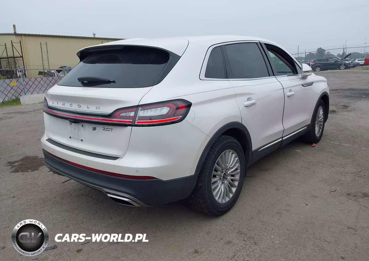 2019 Lincoln Nautilus Standard VIN:2LMPJ6J97KBL61299 - 4