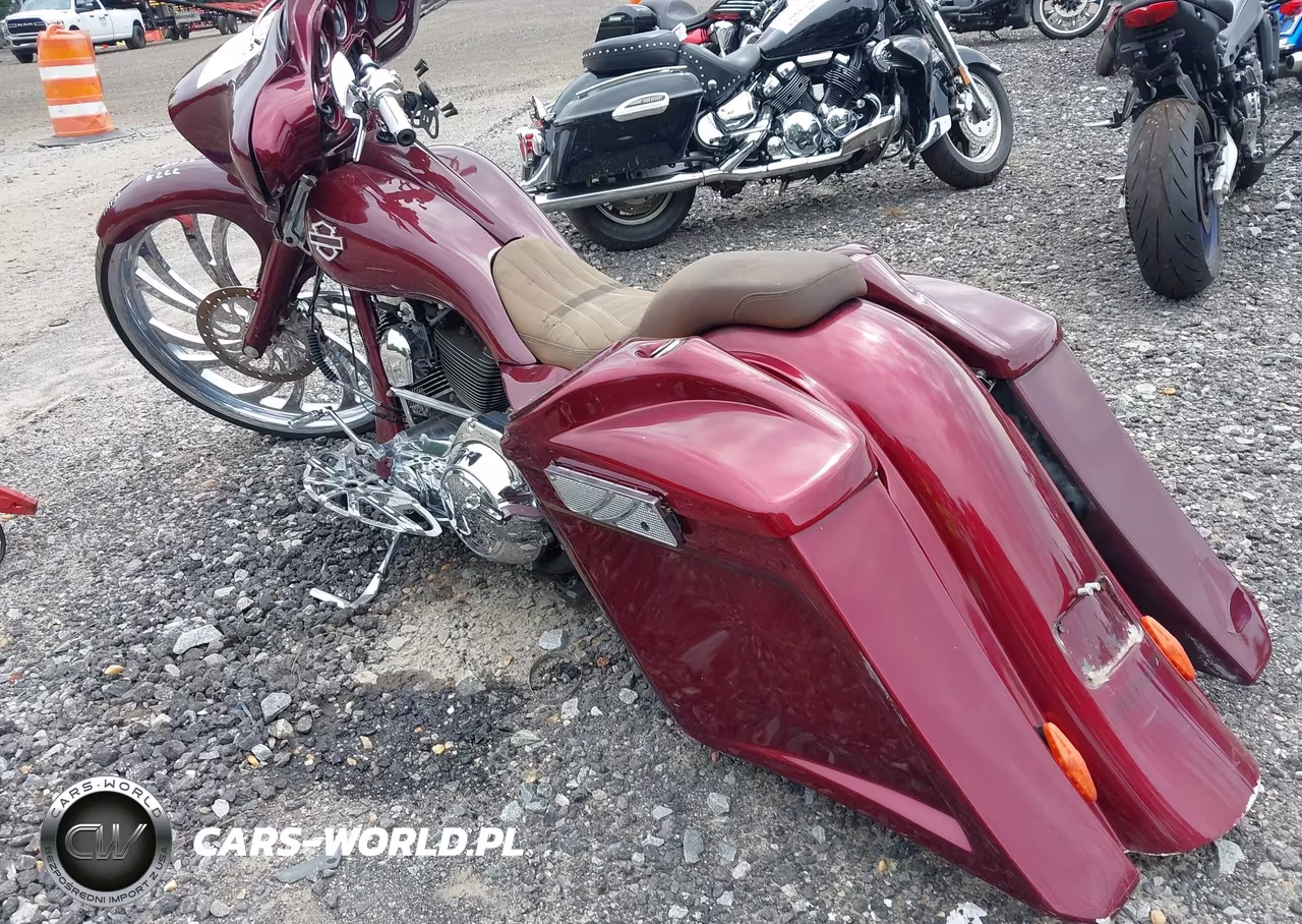 2010 Harley-Davidson Flhx VIN:1HD1KB411AB627016 - 3