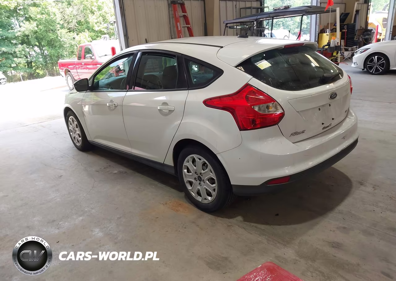 2012 Ford Focus Se VIN:1FAHP3K25CL318414 - 3