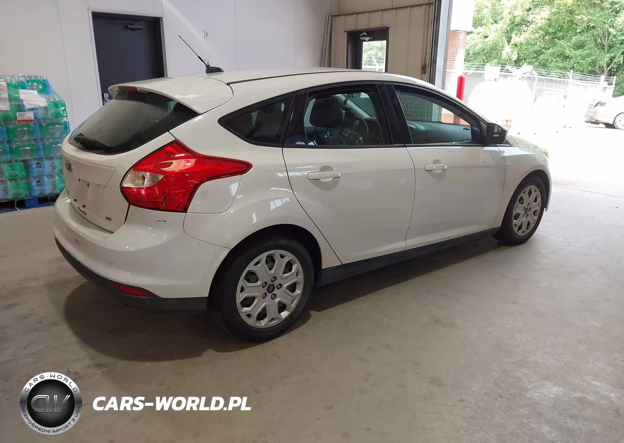 2012 Ford Focus Se VIN:1FAHP3K25CL318414 - 4