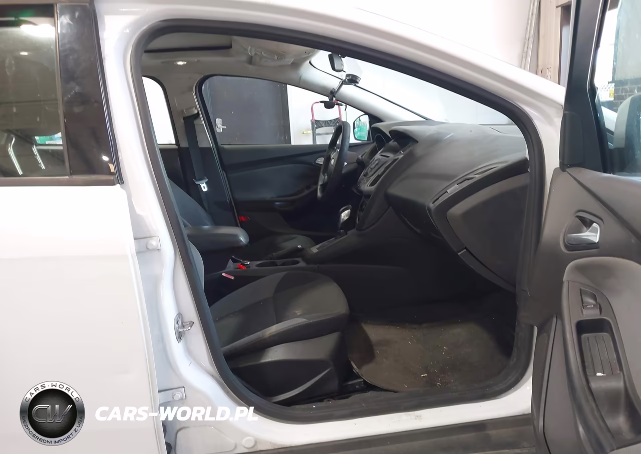 2012 Ford Focus Se VIN:1FAHP3K25CL318414 - 5