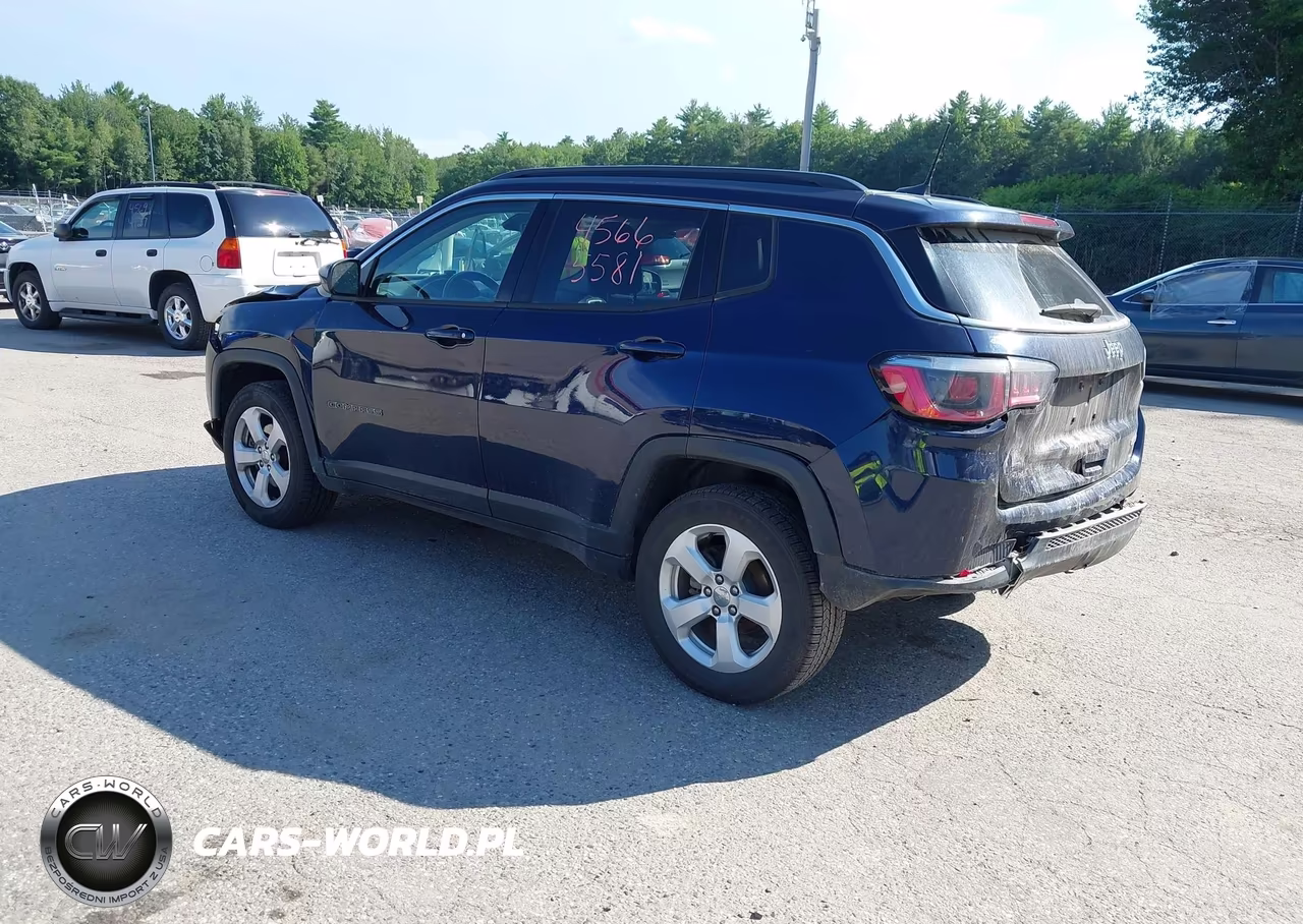 2018 Jeep Compass Latitude 4X4 VIN:3C4NJDBBXJT290678 - 3
