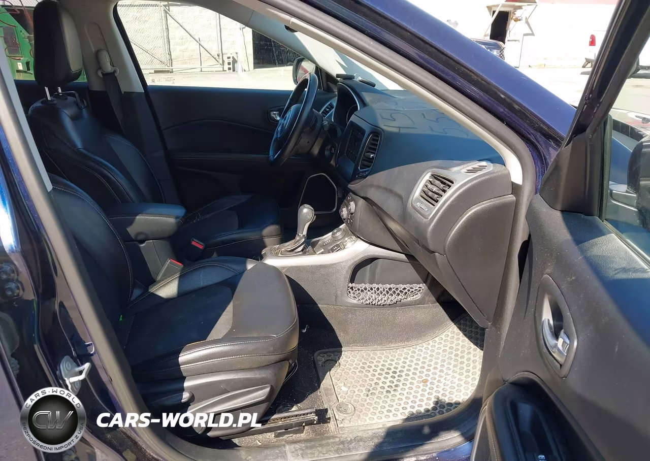 2018 Jeep Compass Latitude 4X4 VIN:3C4NJDBBXJT290678 - 5