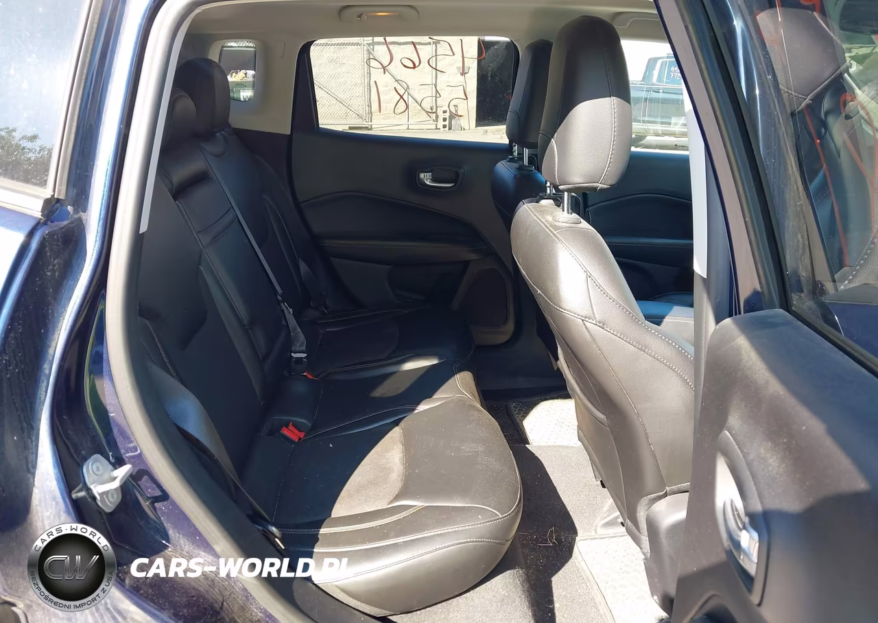 2018 Jeep Compass Latitude 4X4 VIN:3C4NJDBBXJT290678 - 8