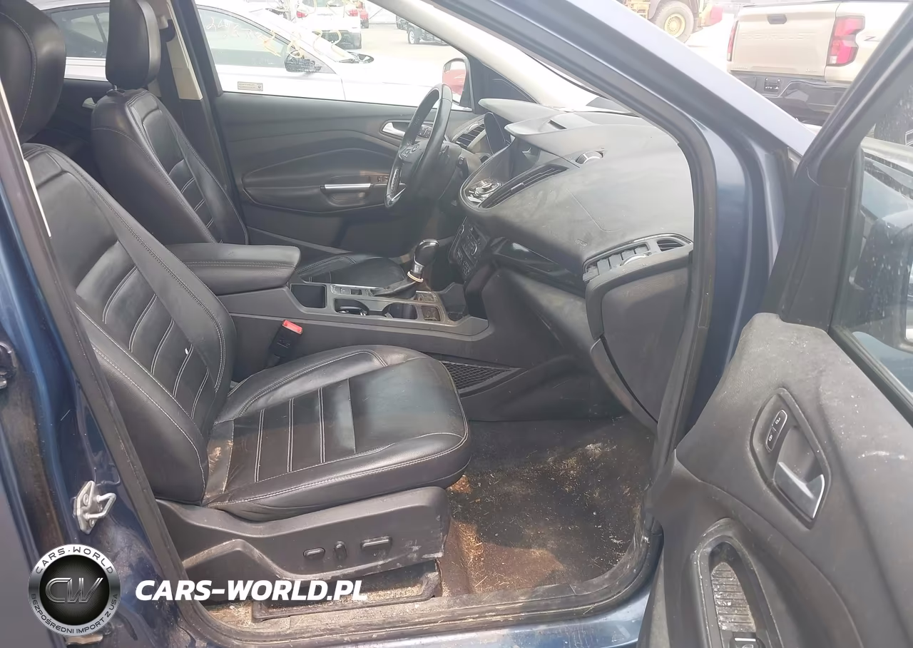 2018 Ford Escape Titanium VIN:1FMCU9J96JUB59582 - 5