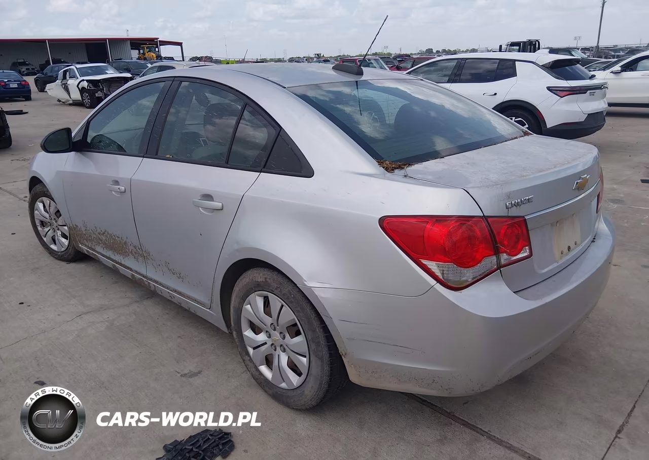 2015 Chevrolet Cruze Ls Auto VIN:1G1PA5SH9F7299430 - 3
