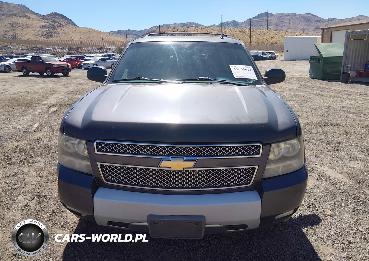2011 Chevrolet Suburban Lt VIN:1GNSKJE35BR101083 - 12