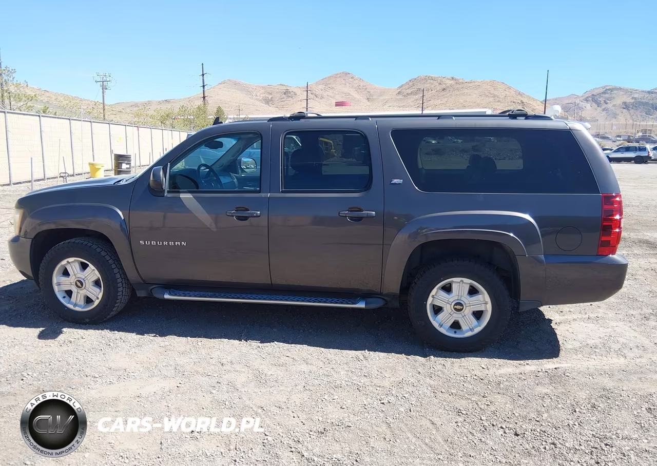 2011 Chevrolet Suburban Lt VIN:1GNSKJE35BR101083 - 14