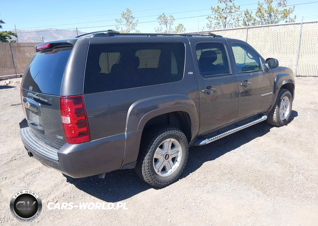 2011 Chevrolet Suburban Lt VIN:1GNSKJE35BR101083 - 4