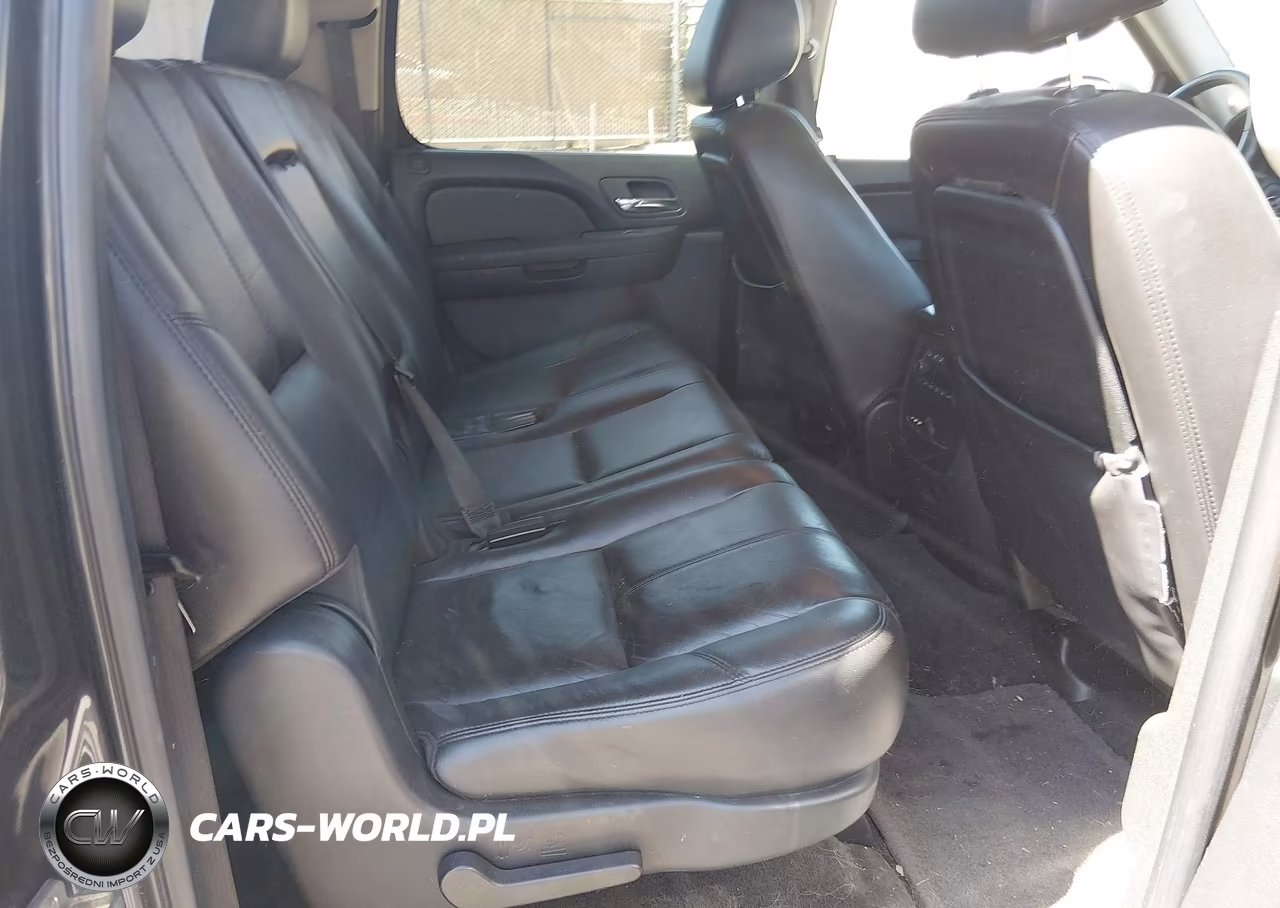2011 Chevrolet Suburban Lt VIN:1GNSKJE35BR101083 - 8