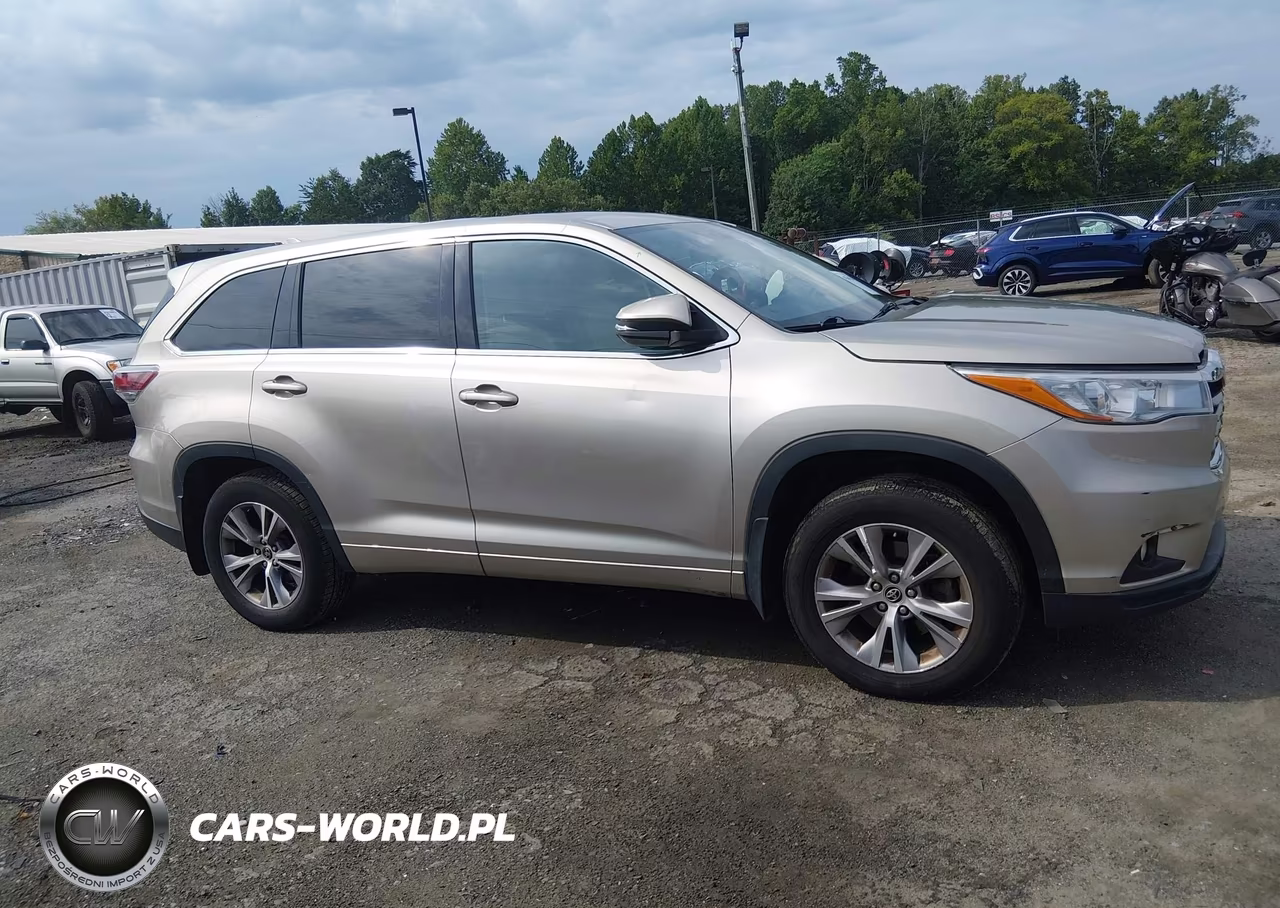 2016 Toyota Highlander Le Plus V6 VIN:5TDBKRFH0GS268221 - 13